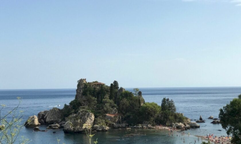 riapre-al-pubblico-l’isola-bella-di-taormina