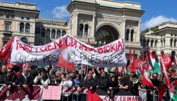 25-aprile,-piazza-duomo-a-milano-gremita-di-manifestanti-pro-palestina