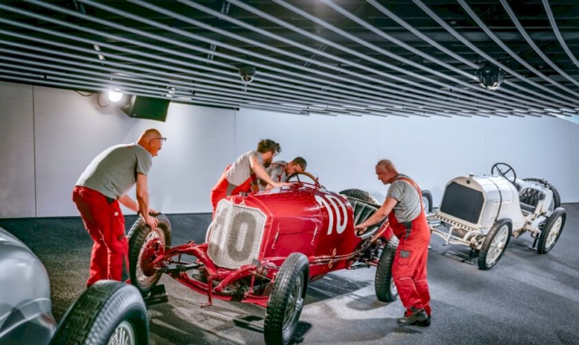 torna-su-strada-la-mercedes-benz-che-partecipo-alla-targa-florio-1924