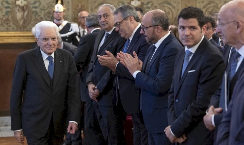 standing-ovation-per-mattarella-al-congresso-dell’anm-a-palermo