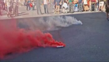 conte-contestato-da-manifestanti-a-genova