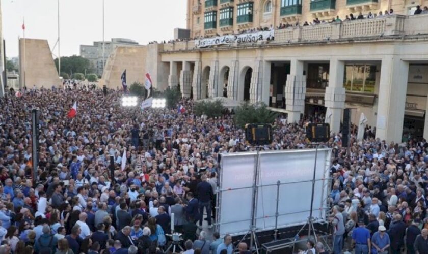 malta,-protesters-shouted-“mafia,-mafia”-at-government-mps-as-they-left-parliament