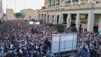 malta,-manifestanti-gridano-“mafia,-mafia”-contro-parlamentari