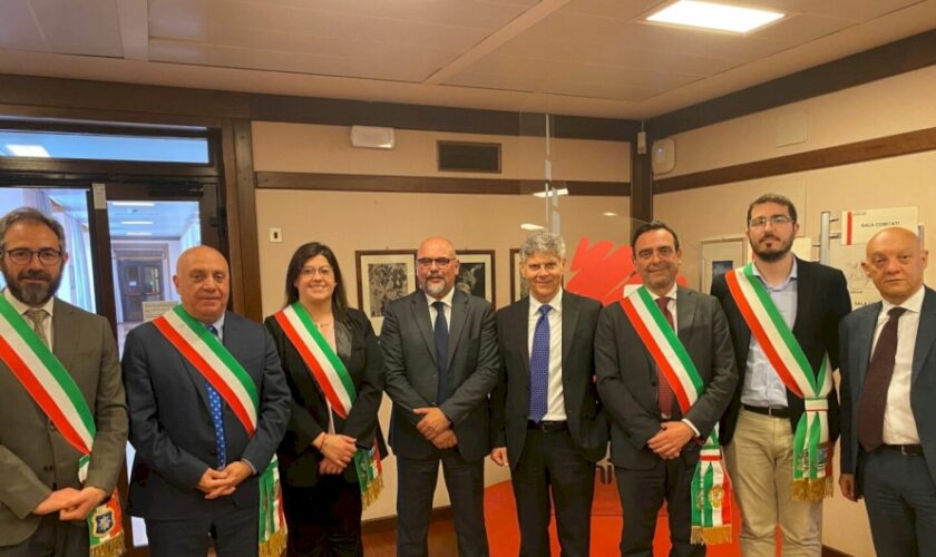 unicredit-sigla-accordo-con-l’associazione-italiana-citta-della-ceramica