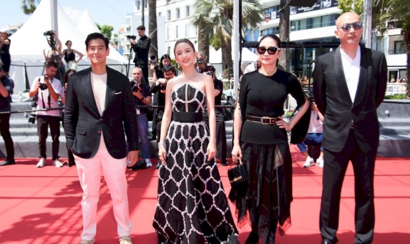 a-cannes-“caught-by-the-tides”,-23-anni-di-cina-secondo-jia-zhang-ke