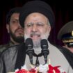 incidente-in-elicottero-per-il-presidente-raisi,-iran-con-il-fiato-sospeso