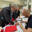 emiliano-firma-i-quattro-referendum-sul-lavoro-della-cgil