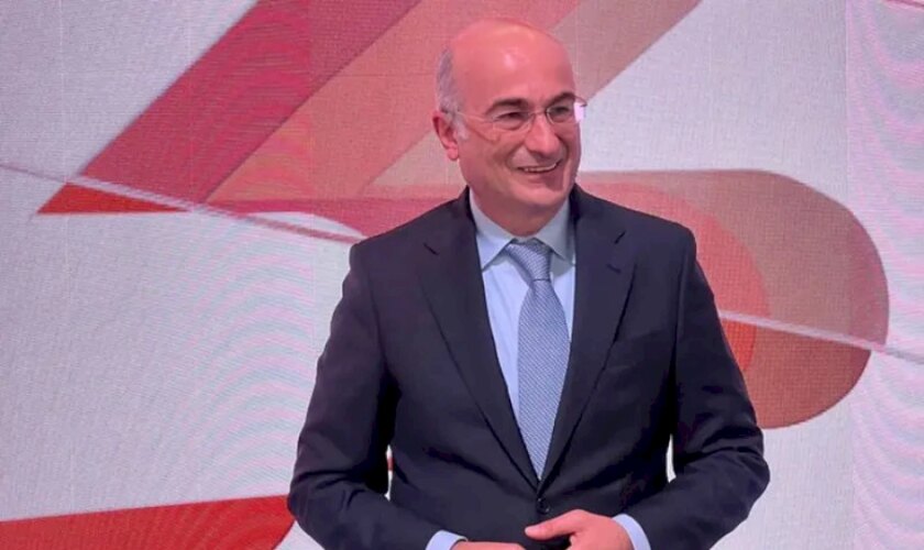 nuovo-studio-e-sigla-per-il-tg2