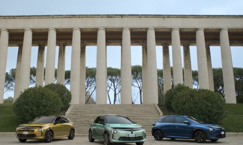 nuova-lancia-ypsilon.-un’auto,-quattro-storie