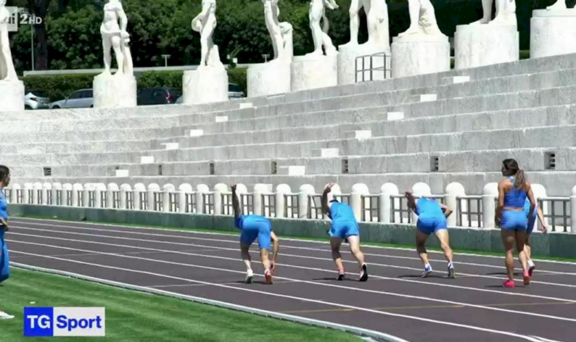 le-staffette-azzurre-si-allenano-nel-rinnovato-stadio-dei-marmi