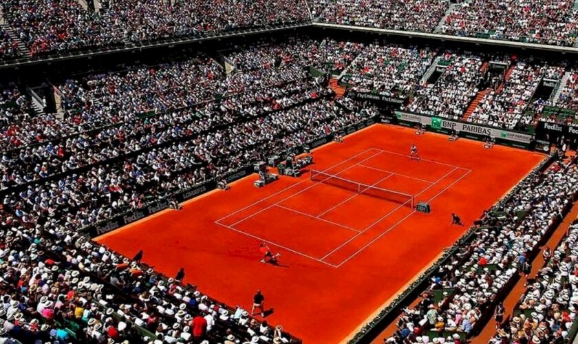 tennis,-troppi-disturbi-durante-i-match:-vietata-la-vendita-di-alcolici-in-tribuna-al-roland-garros