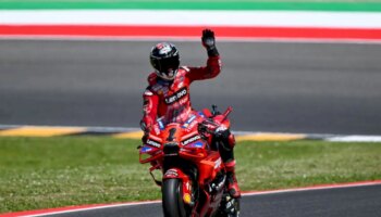 bagnaia-vince-la-sprint-del-mugello-su-marquez,-fuori-martin