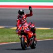 bagnaia-vince-la-sprint-del-mugello-su-marquez,-fuori-martin