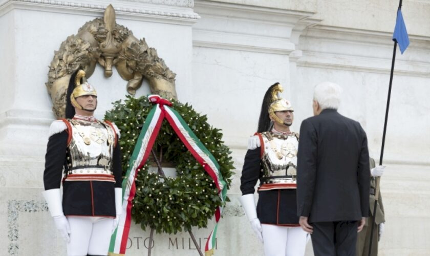 mattarella-depone-corona-d’alloro-all’altare-della-patria