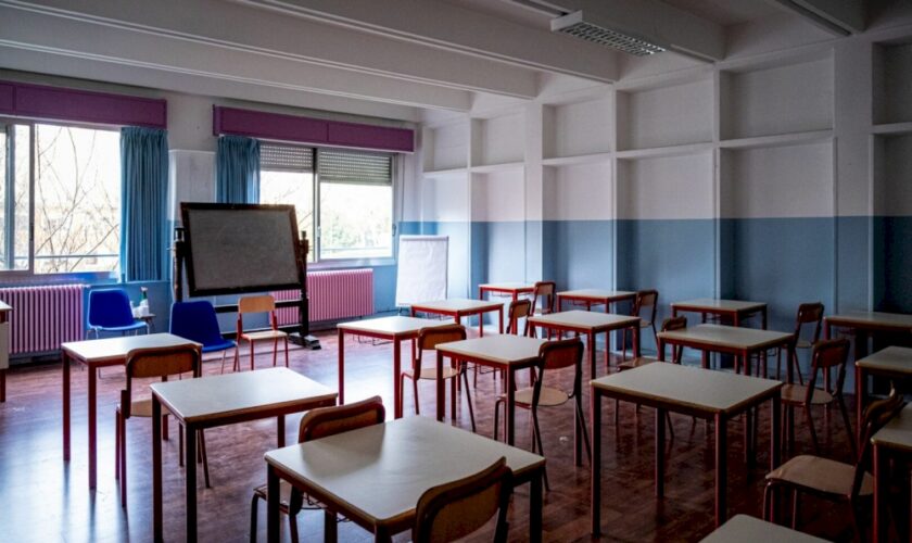 non-mandano-i-figli-a-scuola,-a-pozzuoli-denunciati-106-genitori