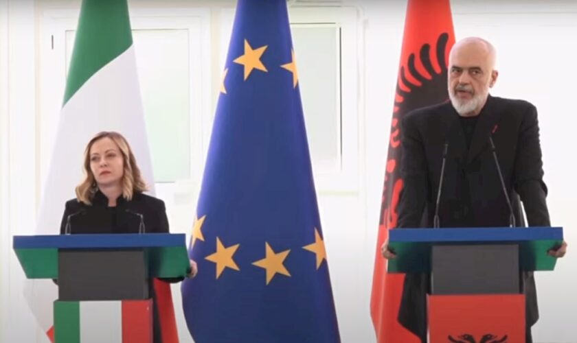 migranti,-meloni-“in-albania-centri-operativi-da-agosto”