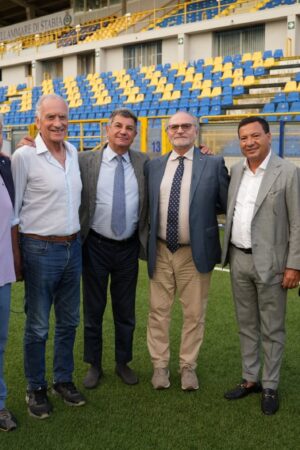 juve stabia stadio gioca in casa palermo castellammare